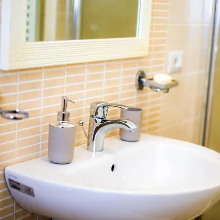B&B Le Bianche 3* نوتشي