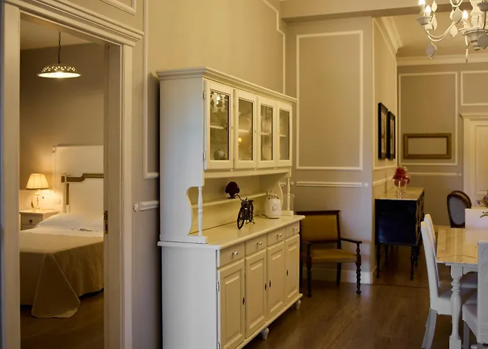 Le Bianche לינה וארוחת בוקר נוצ'י