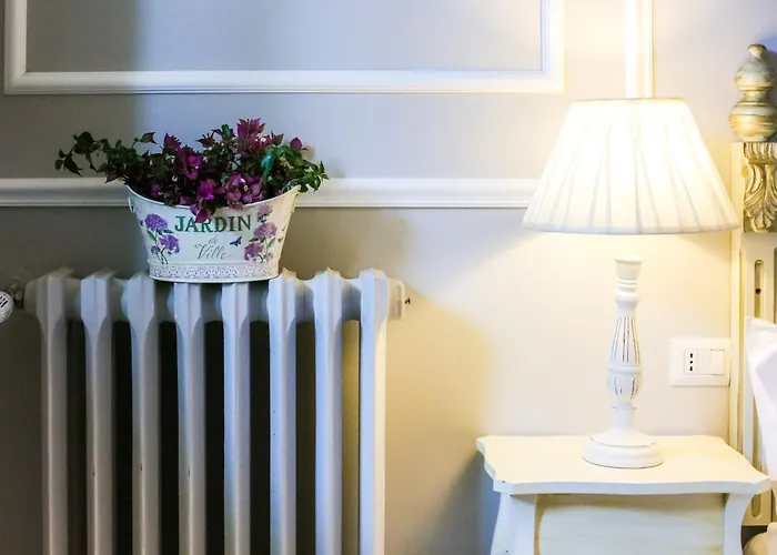 Le Bianche לינה וארוחת בוקר 3*